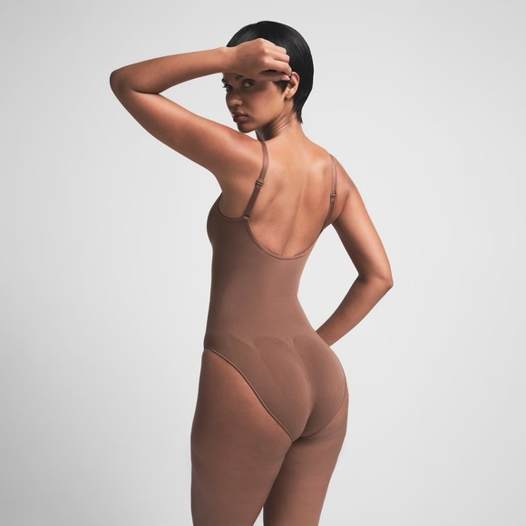 SKIMS SEAMLESS SCULPT BRIEF BODYSUIT JASPER XS - Picture 3 of 9